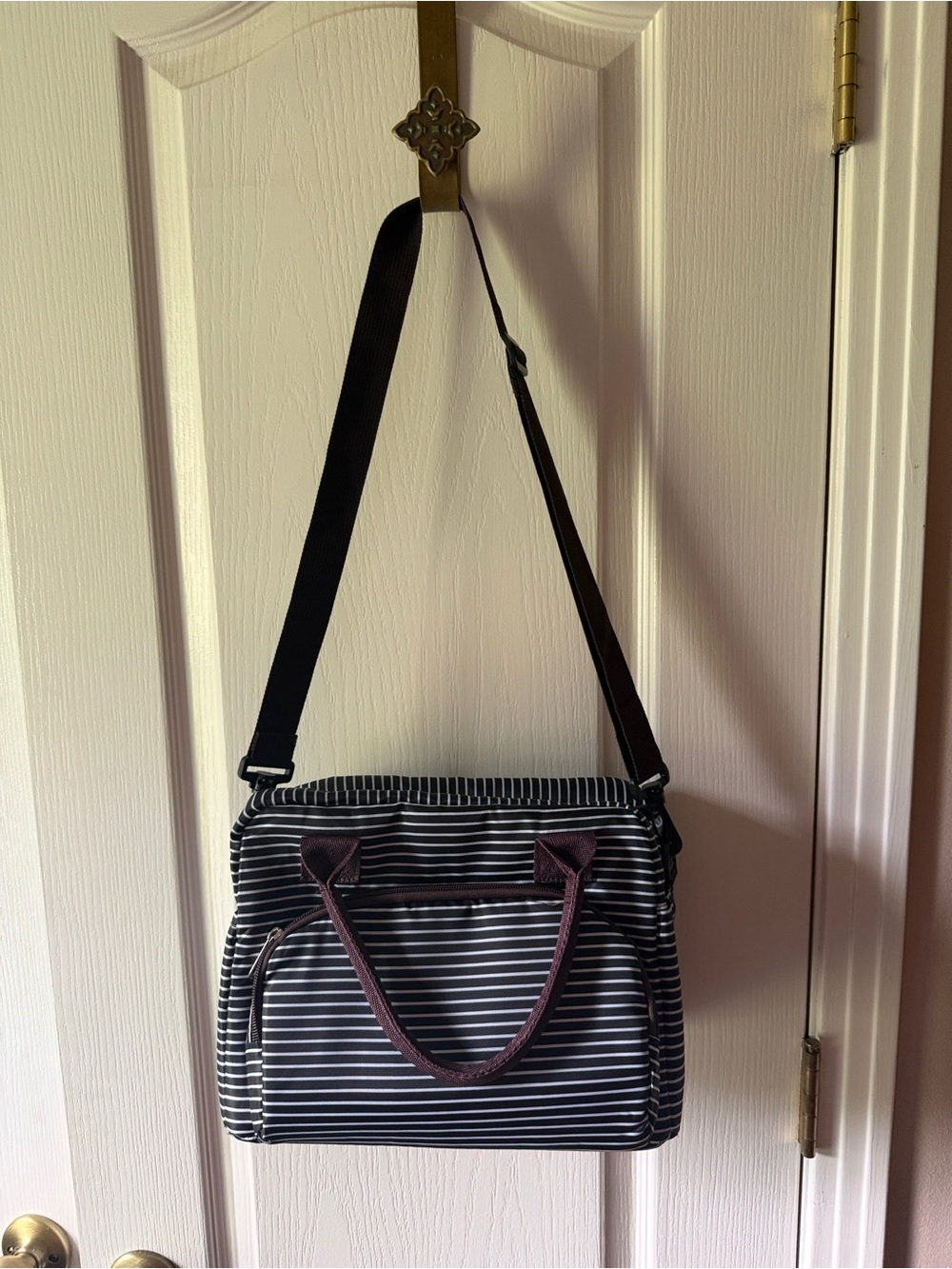 E24 Striped Navy & White lunch bag